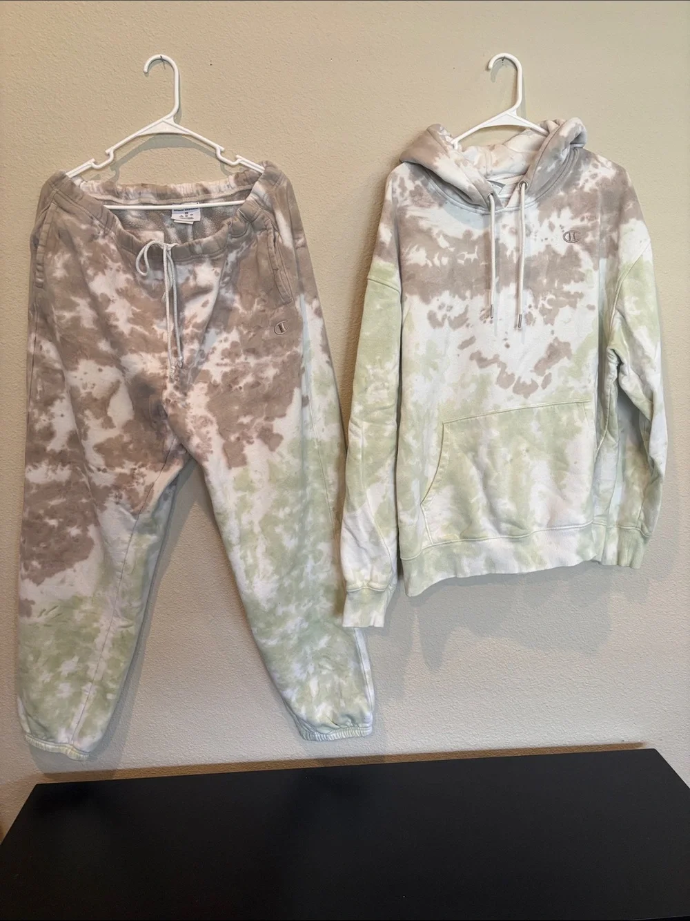 2X Champion Tie-Dye women’s Sweatpants & Hoodie SET- Taupe & Light Green